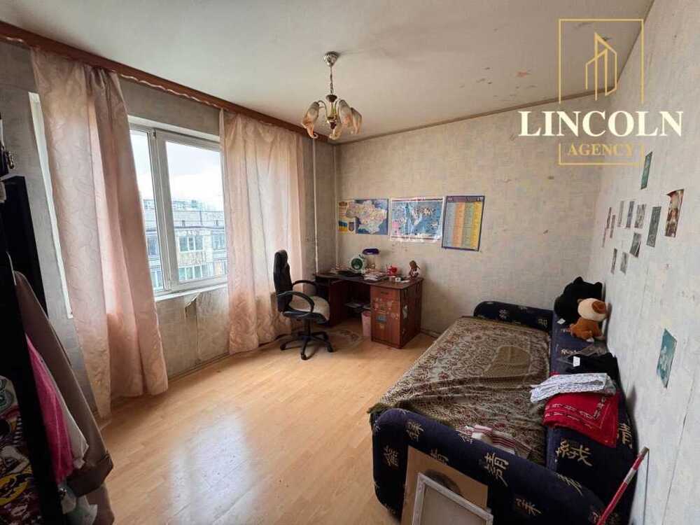 Продам 3-к квартиру Київ, Святошинський, вул. Гната Юри, 10. 