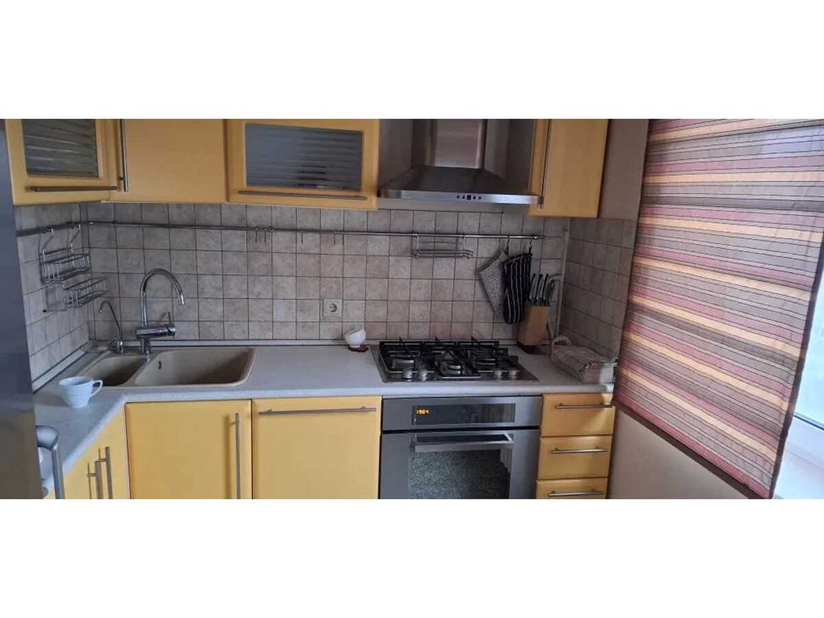 Продам 2-к квартиру Київ, Оболонський, вул. Гавро Лайоша, 9в. 