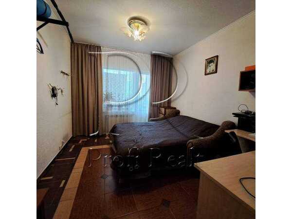 Продам 3-к квартиру Київ, Дарницький, просп. Петра Григоренка, 36А. 