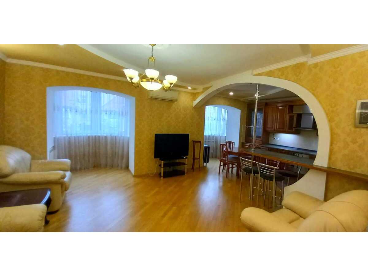 Продам 3-к квартиру Київ, Оболонський, просп. Героїв Сталінграду, 20Б. 