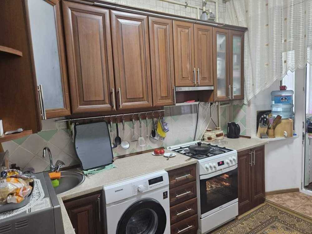 Продам 3-к квартиру Київ, Подільський, вул. Щекавицька, 44. 