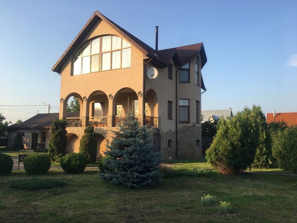 Продам будинок Броварський р-н. Зазим\'я. 2-х поверховий будинок