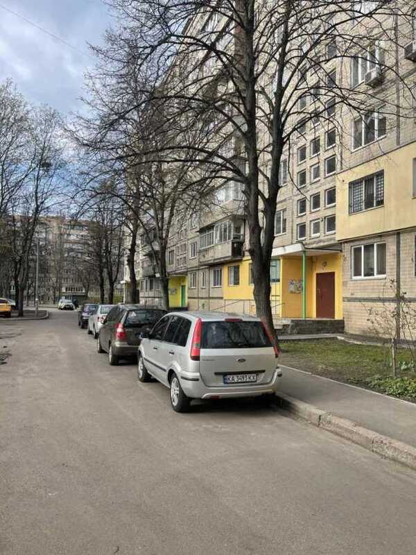Продам 2-к квартиру Київ, Святошинський, вул. Гната Юри, 2/12. 