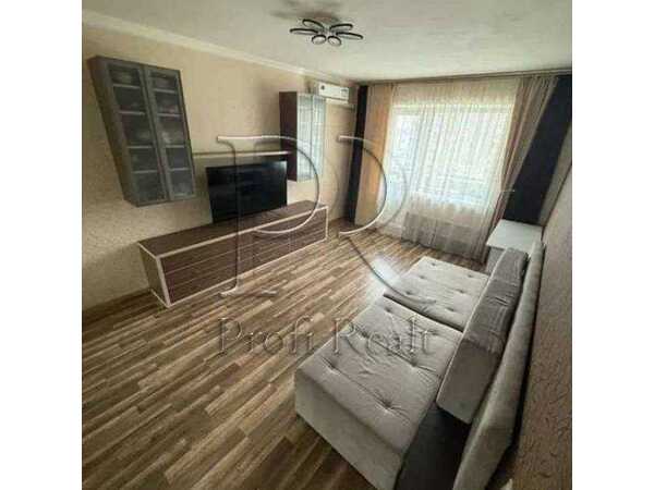 Продам 2-к квартиру Київ, Дарницький, вул. Тростянецька, 3. 
