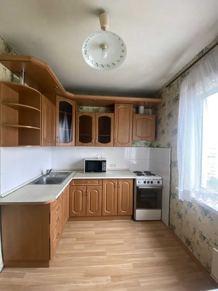 Продам 2-к квартиру Київ, Деснянський, вул. Миколи Лаврухіна, 15/46. 