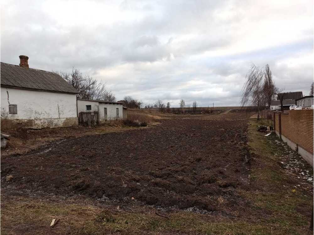 Продам  ділянку під житлову забудову Рівне, Велика Омеляна, тиха. 