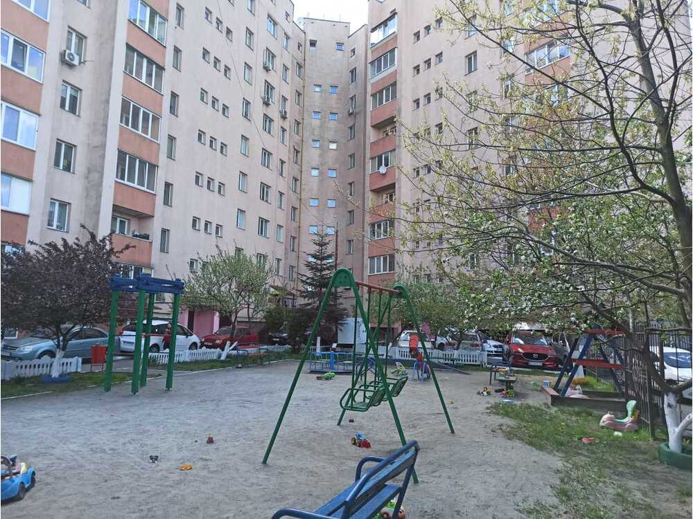 Продам 2-к квартиру Бучанський, Софіївська Борщагівка, соборна, 46. 