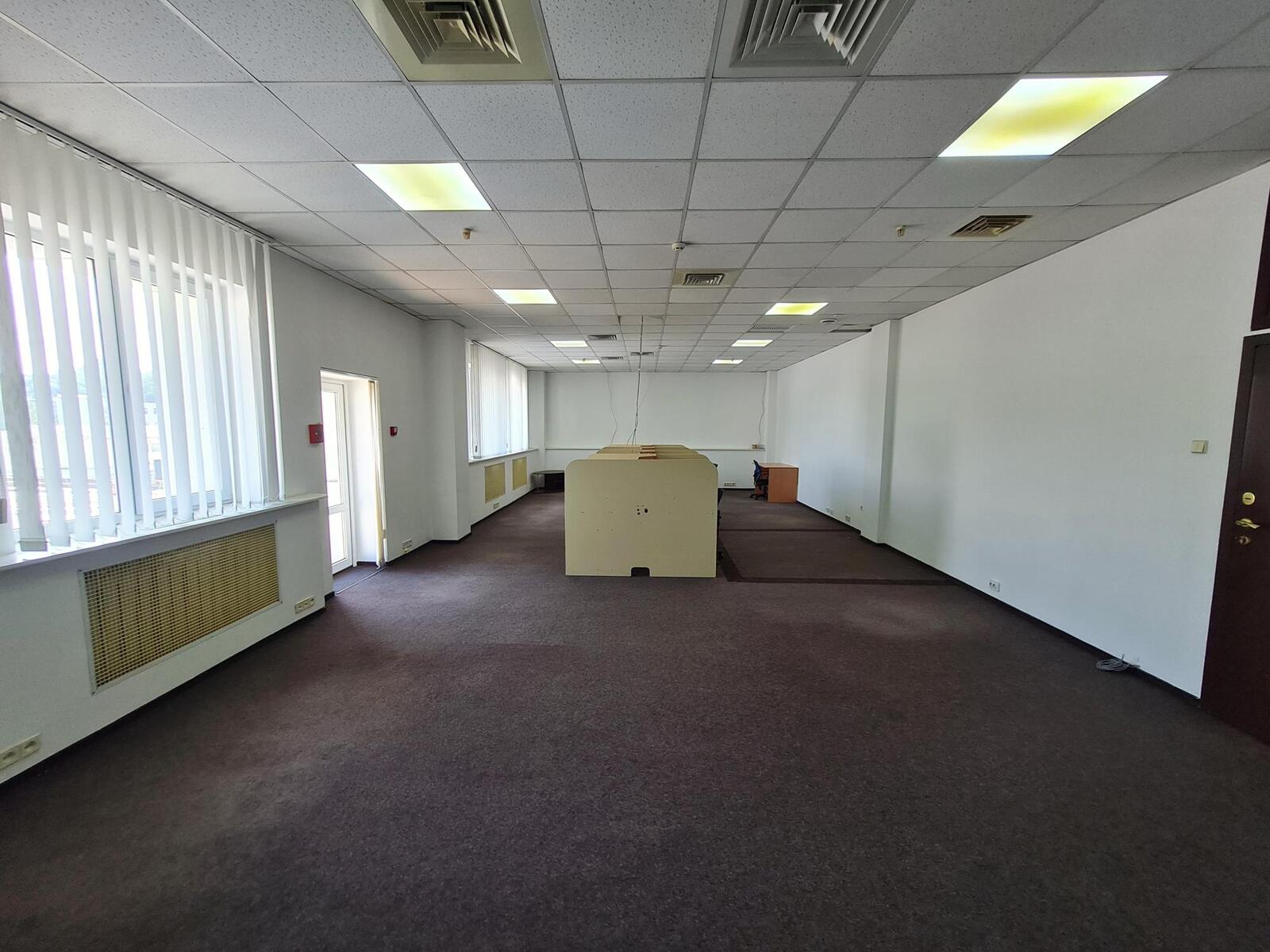 Офіс 110 м.кв. Бізнес Центр Вікентія Хвойки 18/14 Оболонський Без%