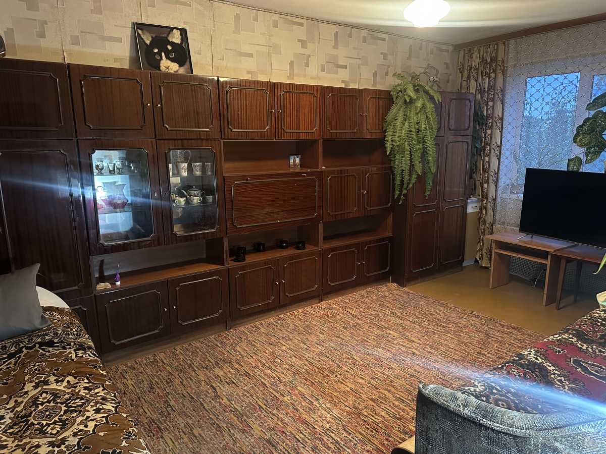 Здам довгостроково 1-к квартиру Київ, Святошинський, вул. Симиренка, 14б. 