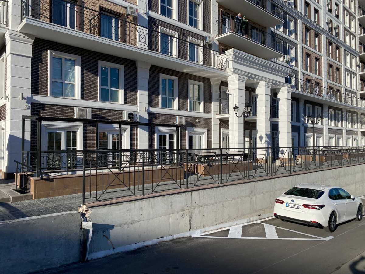 Продам  торгову площу Київ, Голосіївський, вул. Михайла Максимовича, 26. 