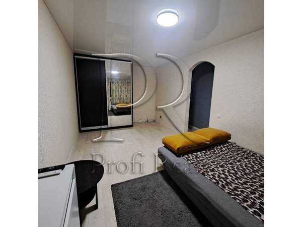 Продам 1-к квартиру Київ, Солом`янський, вул. Миколи Василенка, 13А. 