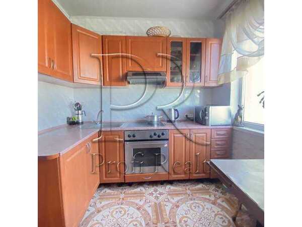 Продам 3-к квартиру Київ, Подільський, просп. Свободи, 24Б. 