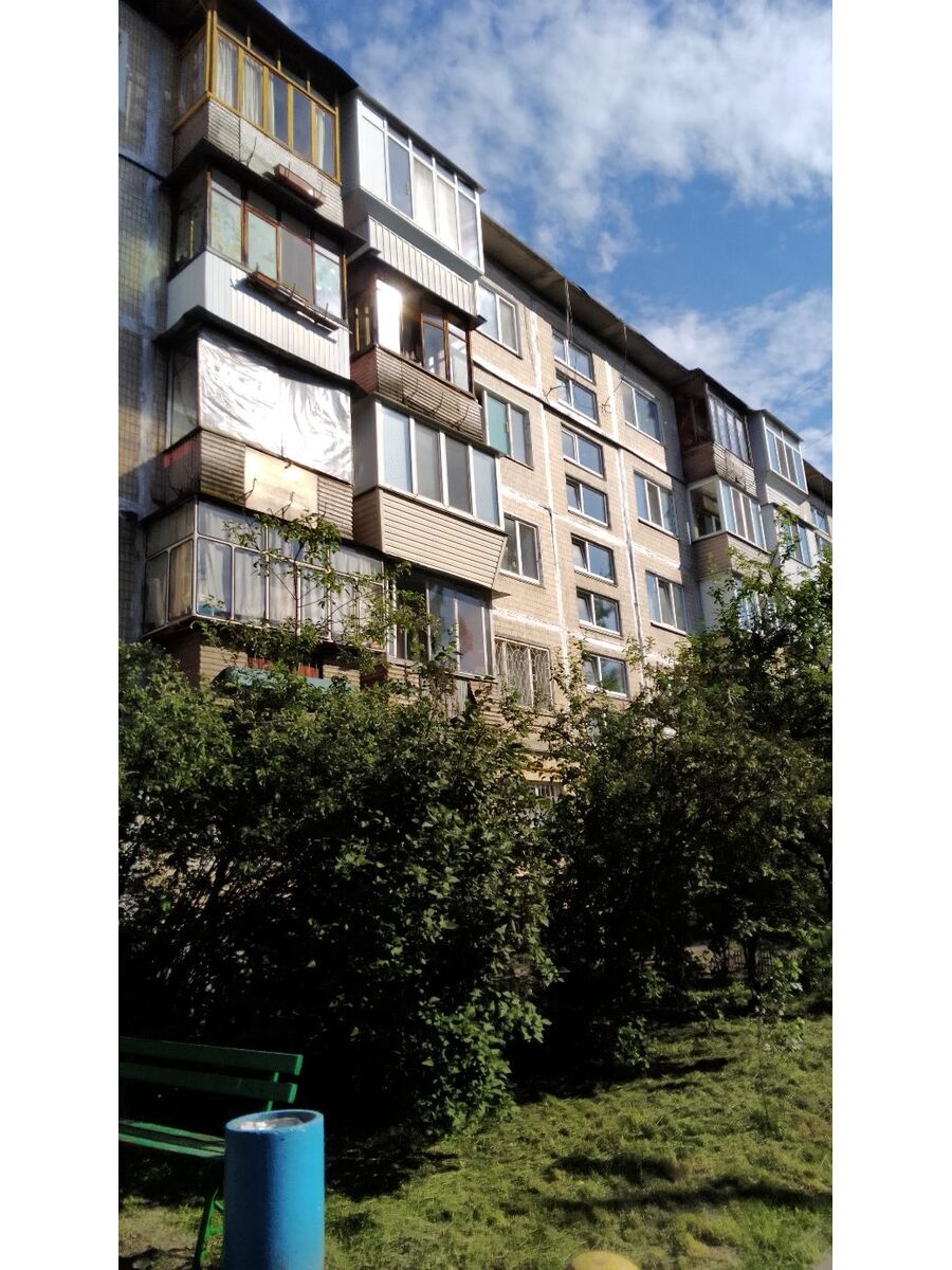 Продам двосторонню двокімнатну по Кубанській Україні (Жукова), 19.