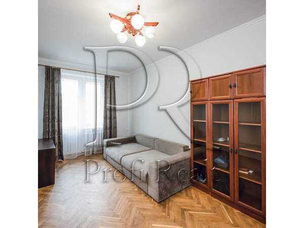 Продам 2-к квартиру Київ, Солом`янський, вул. Пітерська, 14. 