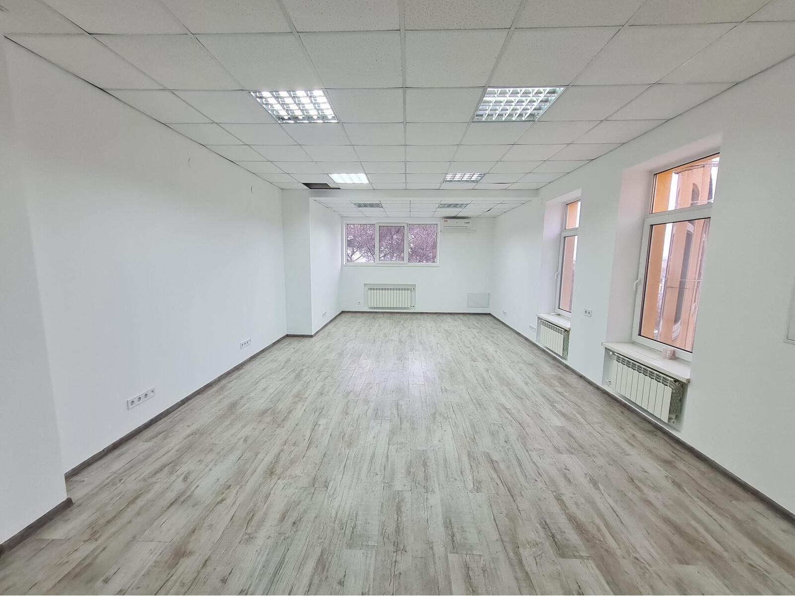 Офіс 98 м.кв. Вул. Нижній Вал 15 Подільський метро Контрактова площа Без%