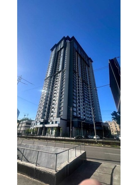 Продается однокомнатная в новом доме метро КПИ и м.Вокзальная