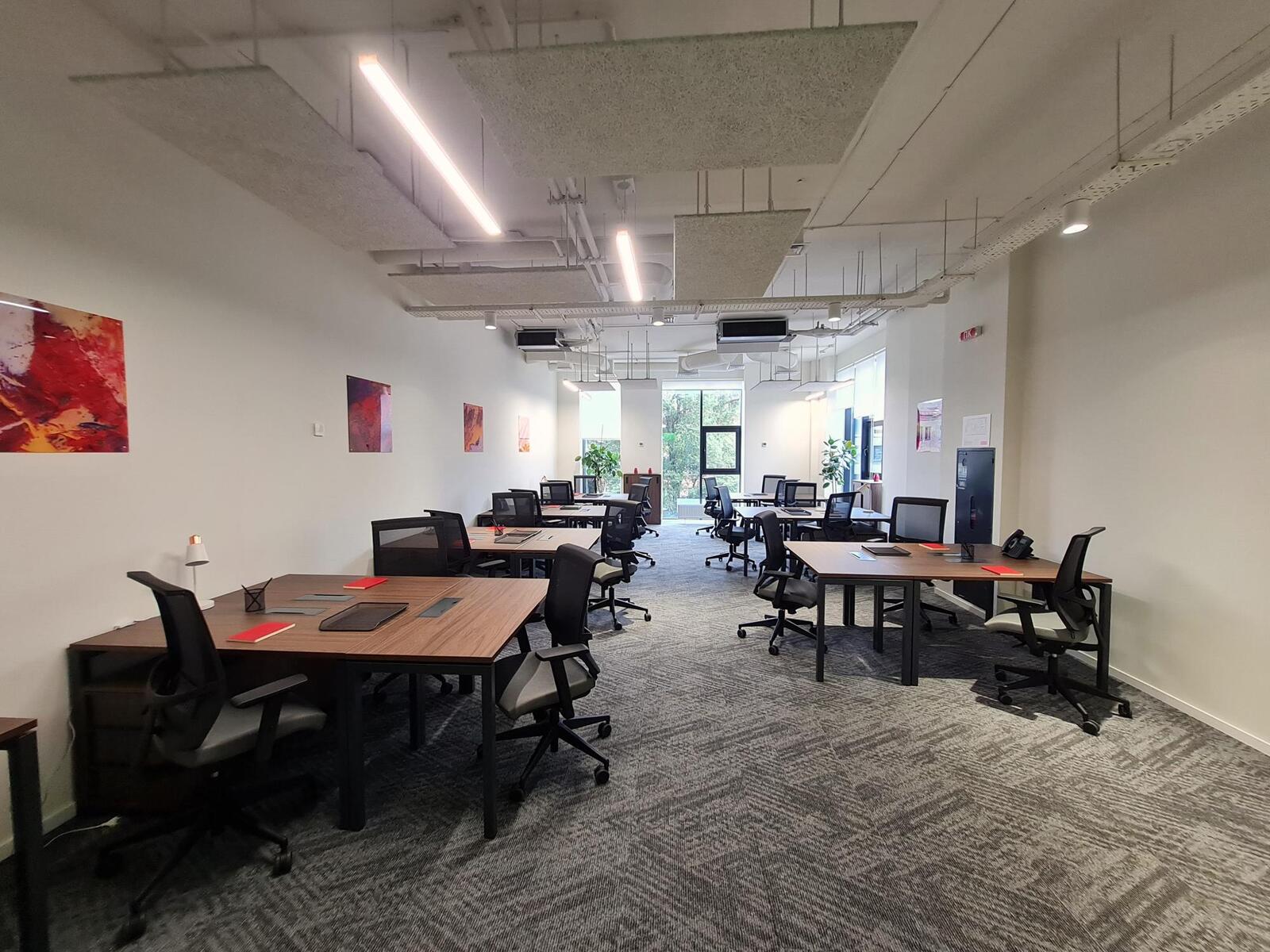 Офіс 140 м.кв пр-т Берестейський 53 Солом'янський Генератор Меблі Без%