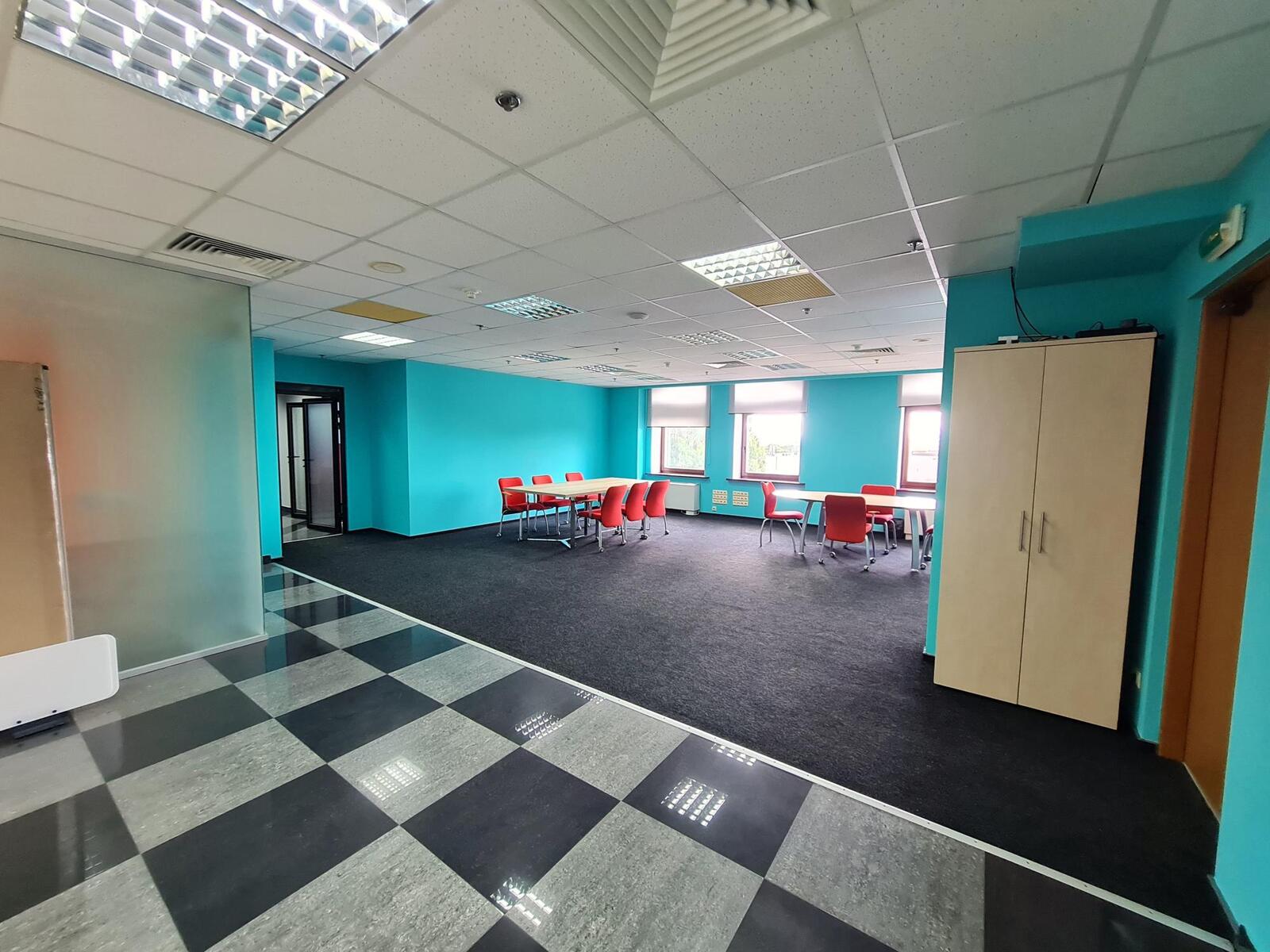 Офіс 232 м.кв. Богдана Хмельницького 17/52 Шевченківський Театральна