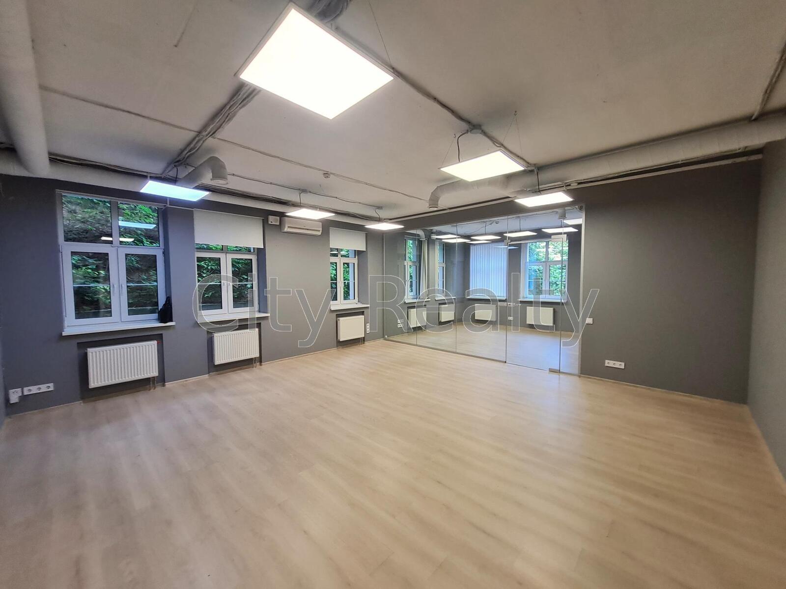 Офіс 64 м.кв. БЦ V45 вул. Воздвиженська 45-49 Поділ Генератор Без%