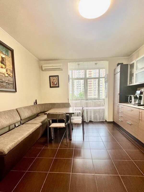 Простора 3к квартира 85кв.м в ЖК Лікоград, Ю.Здановськоіі  54, ВДНГ.