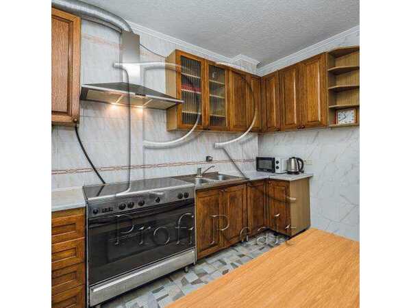Продам 5-к квартиру Київ, Дарницький, вул. Тростянецька, 3. 