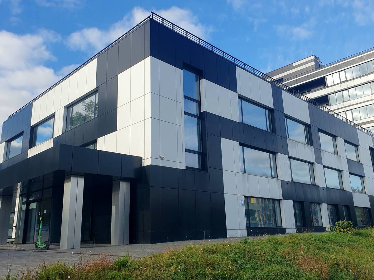 Оренда  сучасної  будівлі 3300 кв.м., вулиця Зоологічна. Ідеально під банк.