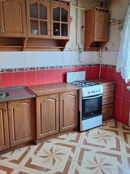 Продаётся квартира 4х можно под коммерцию ПГТ Дымер