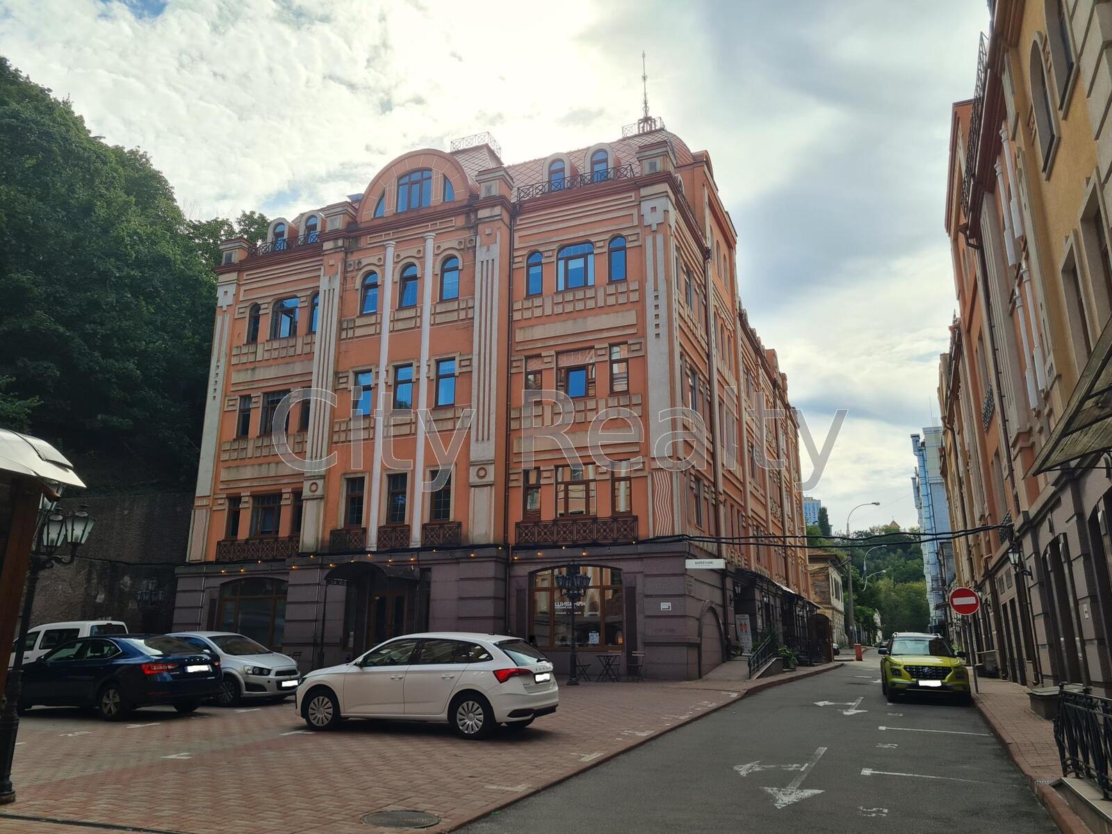 Офіс 162.9 м.кв. вул. Верхній Вал 4В Поділ метро Контрактова площа Без%