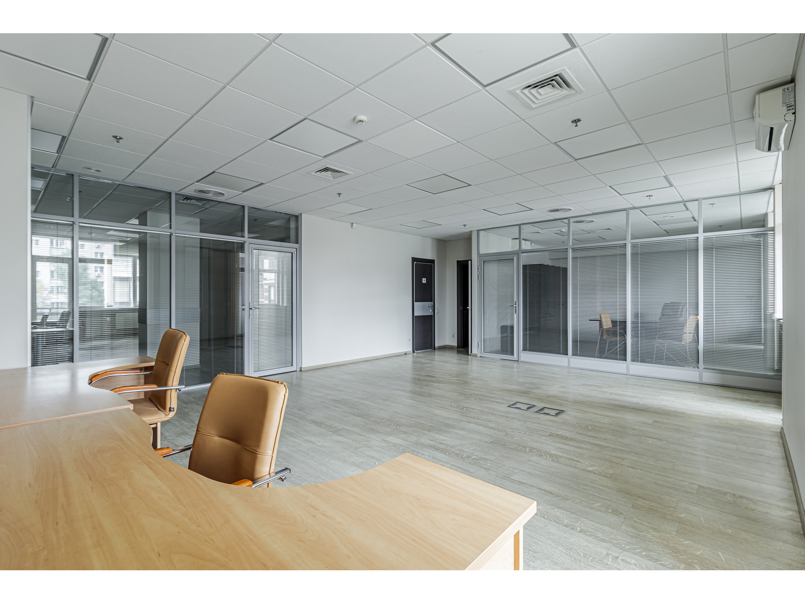 Офіс 224м2 з окремим входом в ЖК Престиж Холл вул Василя Тютюника 37/1