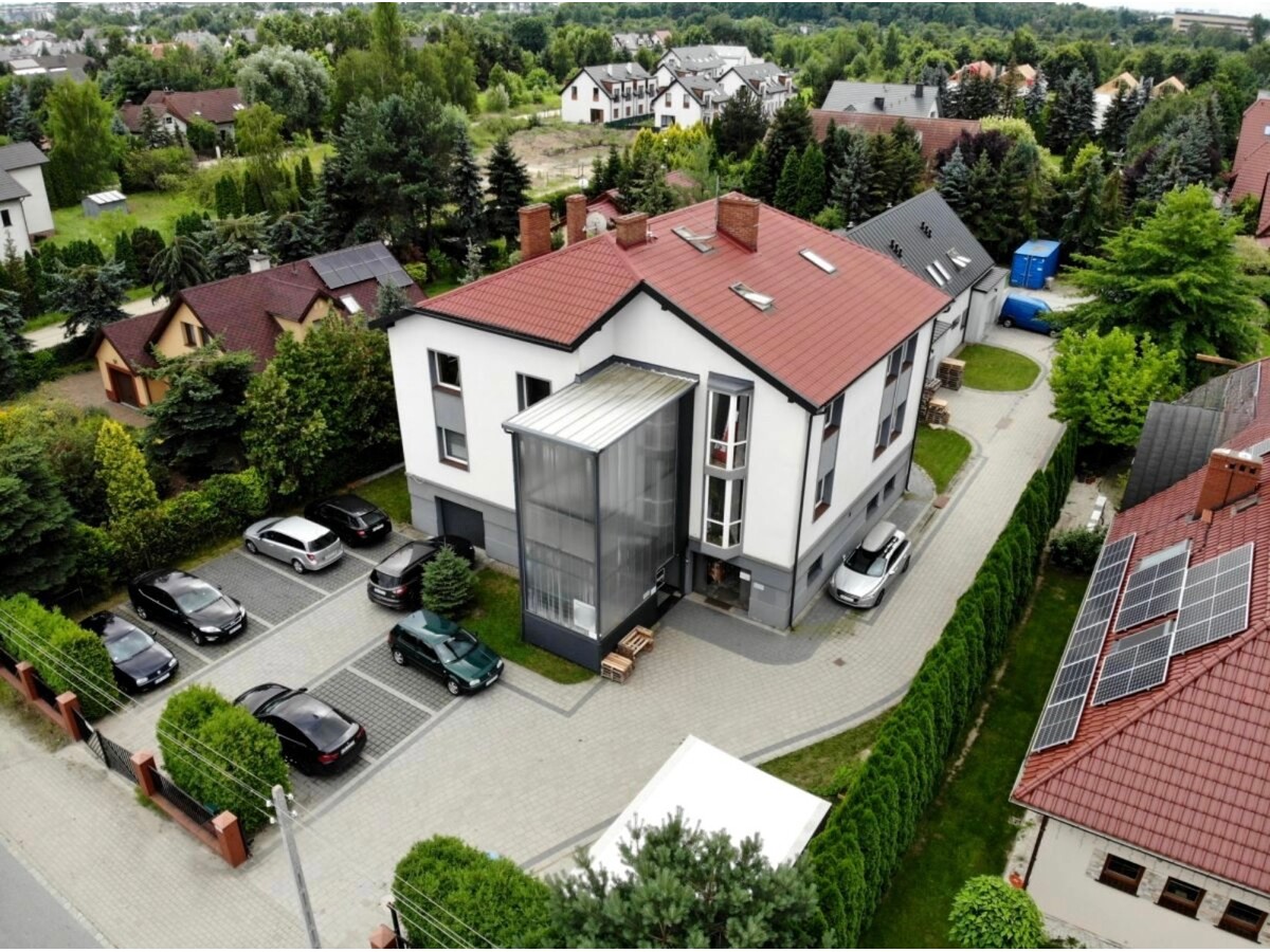 Продаж ділянки з двома будинками у Вроцлаві