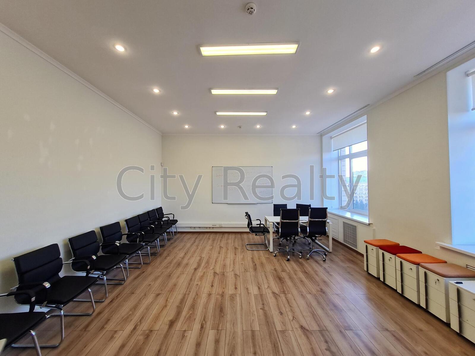 Офіс 77.4 м.кв Хрещатик 7/11 Печерський метро Майдан Незалежності Без%