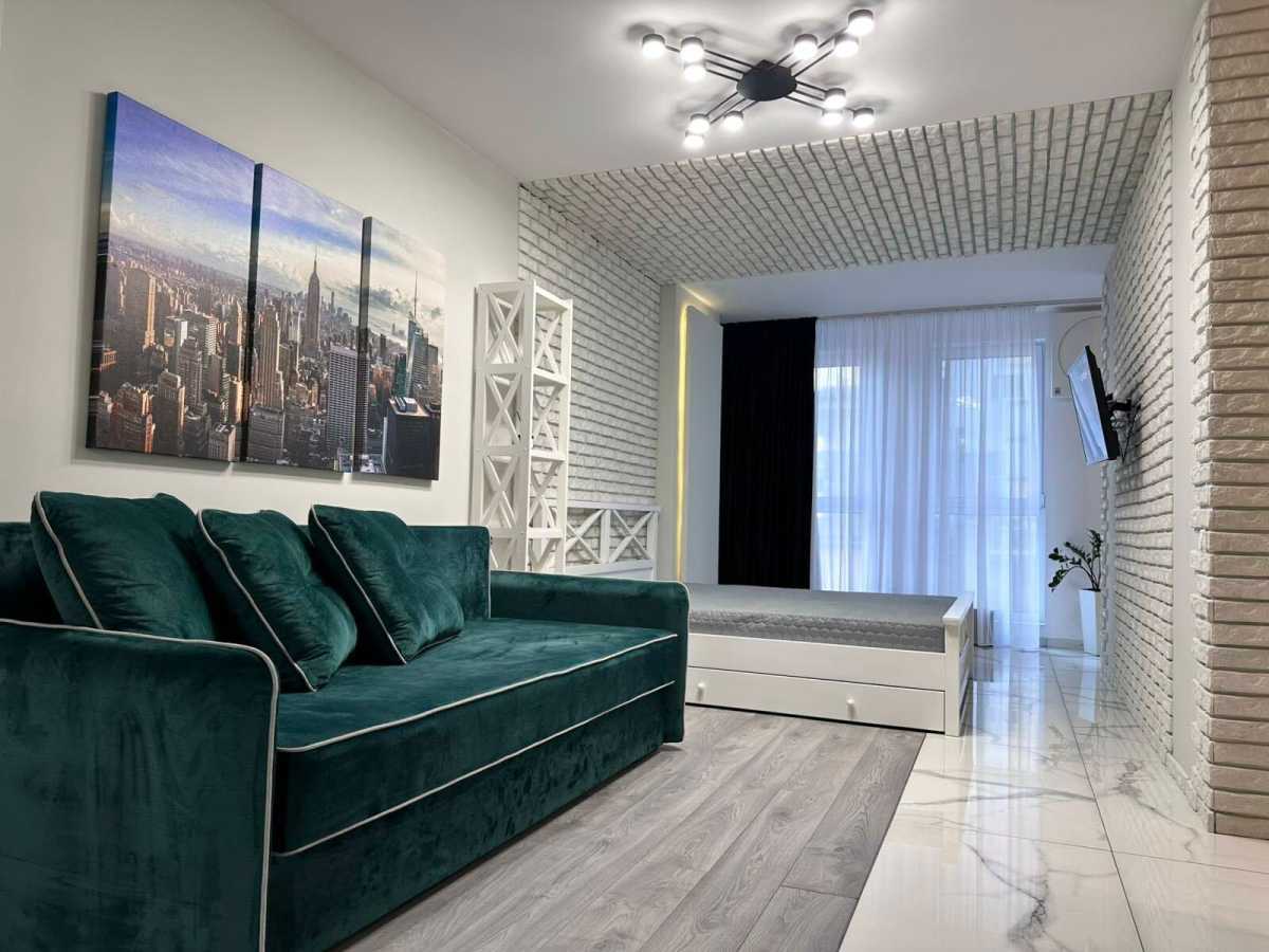 Здам довгостроково 1-к квартиру Київ, Голосіївський, вул. Антоновича, 74. 