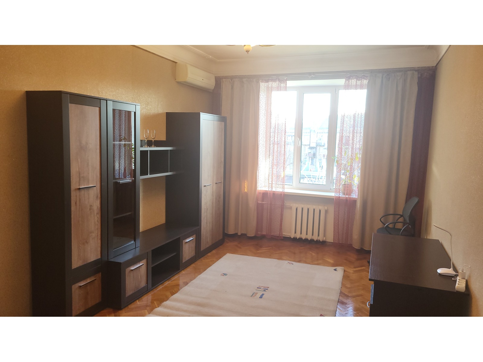 Здамо затишну двокімнатну квартиру.