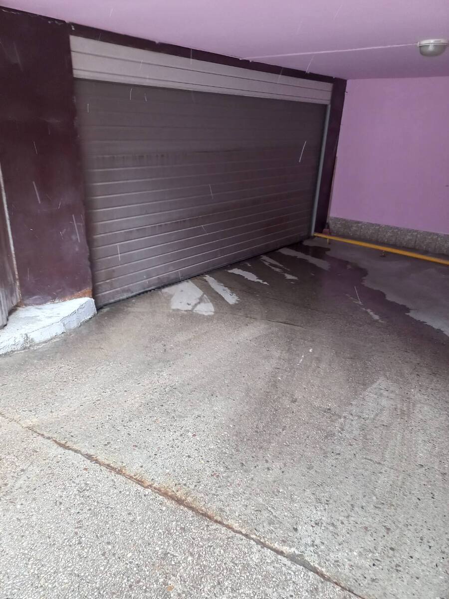 Сдам в аренду паркоместо. Хозяин. м. Университет