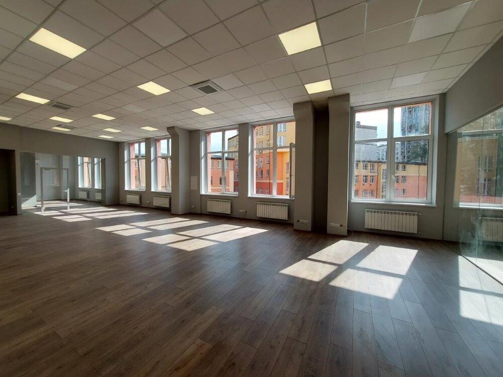 Оренда офісу в БЦ на Глибочицькій (185+186 м2)