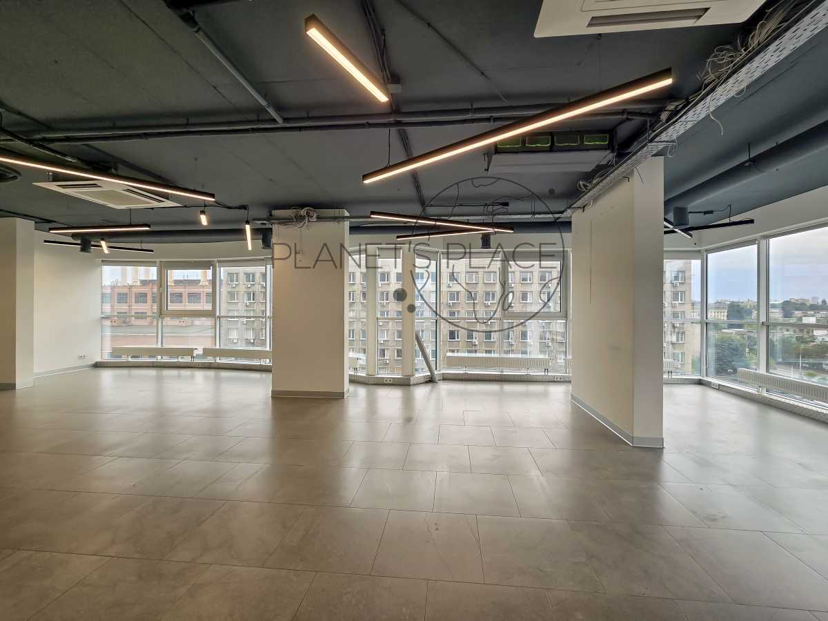 Продам  офісне приміщення Київ, Шевченківський, вул. Жилянська, 118. 