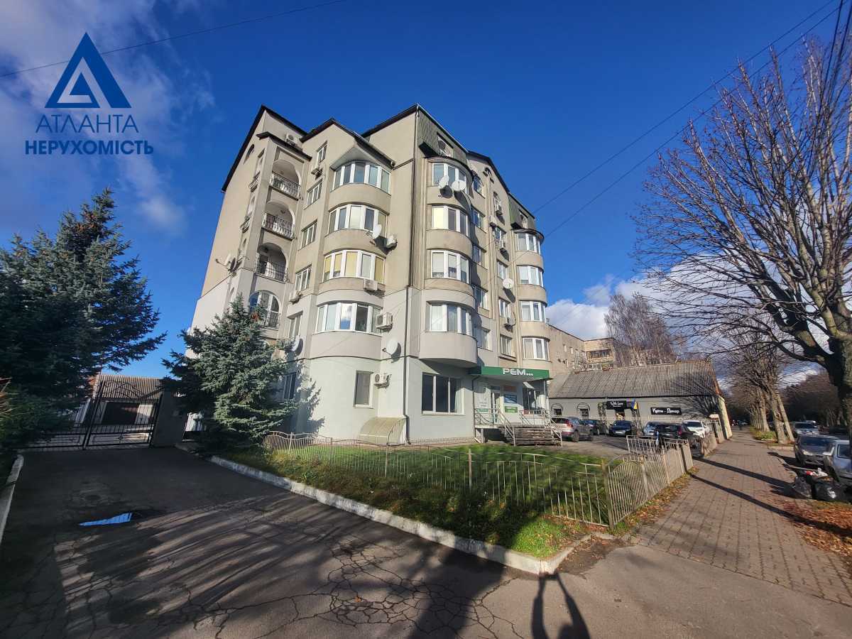 Здам довгостроково 5-к квартиру Луцьк, Луцьк, Стрілецька, 21. 