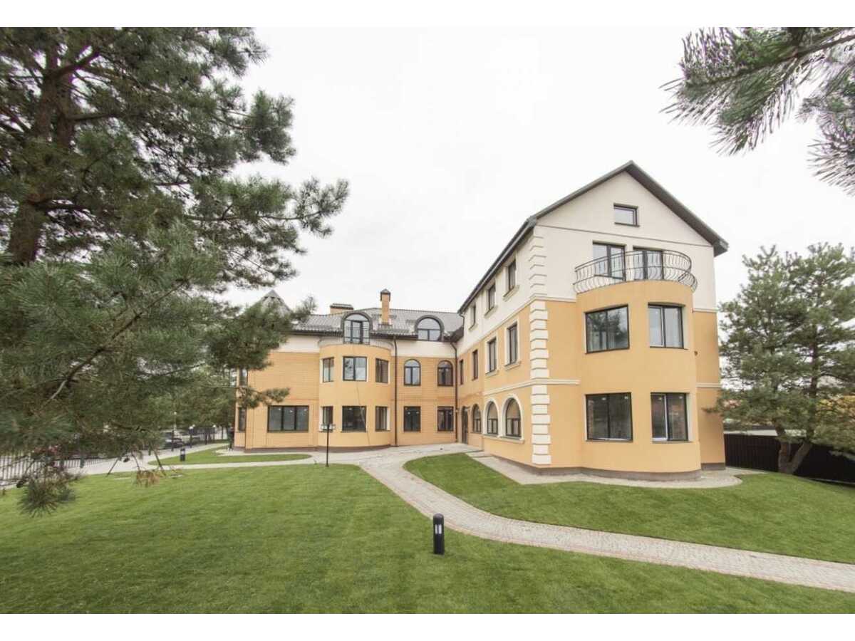 Продам 3-к квартиру Фастівський, Глеваха, Галицька , 17б. 