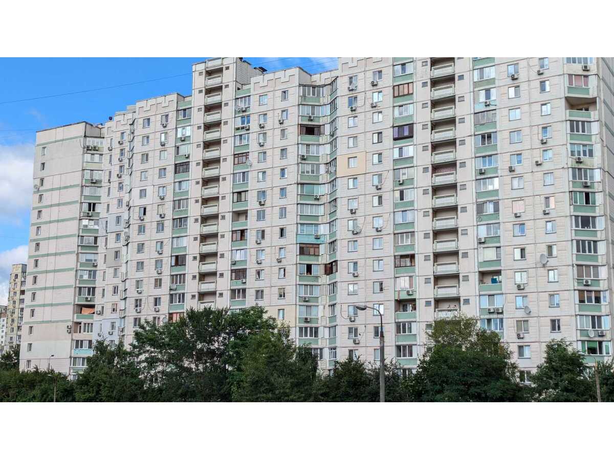 Продам 1-к квартиру Київ, Дарницький, вул. Михайла Драгоманова, 12А. 