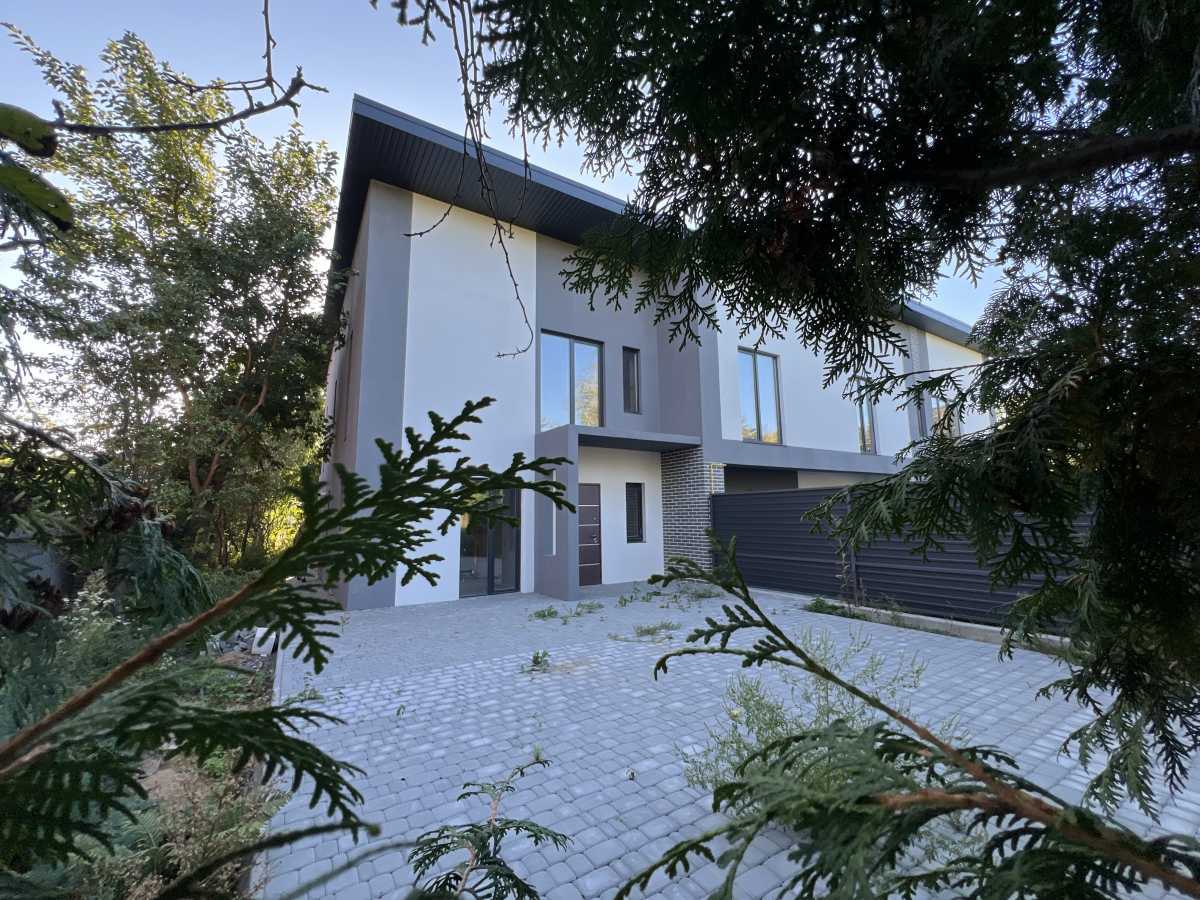 Продам 4-к таунхаус Бучанський, Ворзель, Молодіжна. 