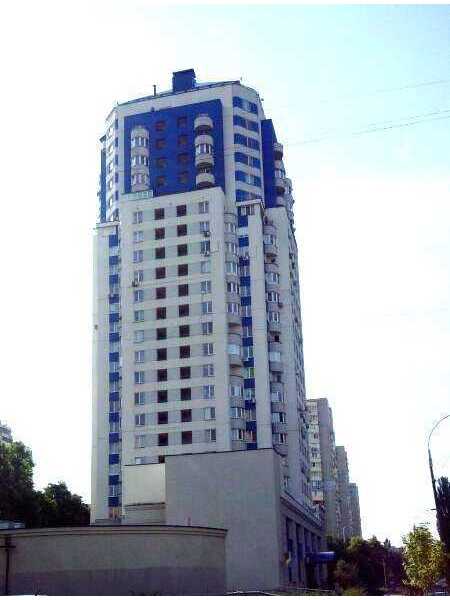 Здам довгостроково 3-к квартиру Київ, Святошинський, вул. Петра Чаадаєва, 2. 