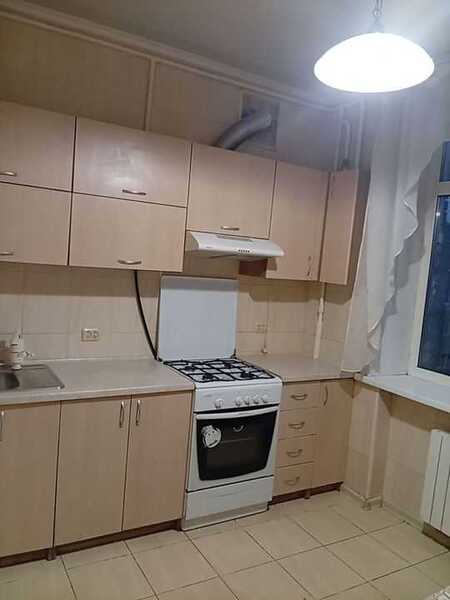 Продам 2-к квартиру Київ, Печерський, вул. Джона Маккейна, 37. 