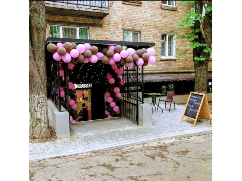 Продам  кафе/бар/ресторан Київ, Солом`янський, вул. Героїв Севастополя, 1. 