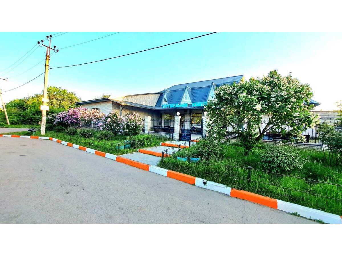 Продам  приміщення вільного призначення Фастівський, Порадівка, Реаолюціїї, 1. 