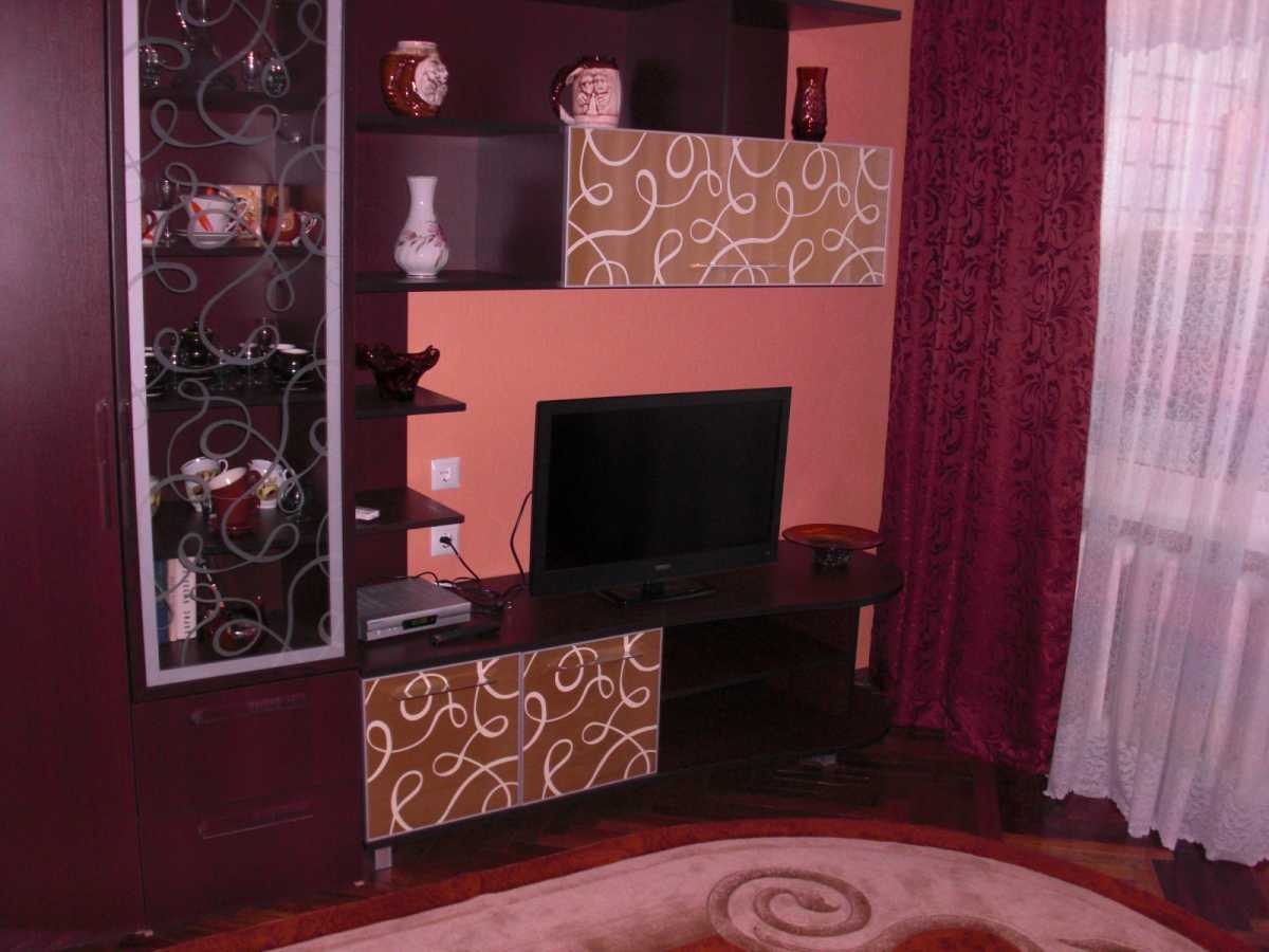 Здам довгостроково 1-к квартиру Київ, Печерський, бульв. Лесі Українки. 