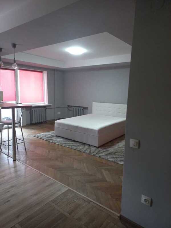 Продам 1-к квартиру Київ, Дніпровський, вул. Русанівська Набережна, 10. 