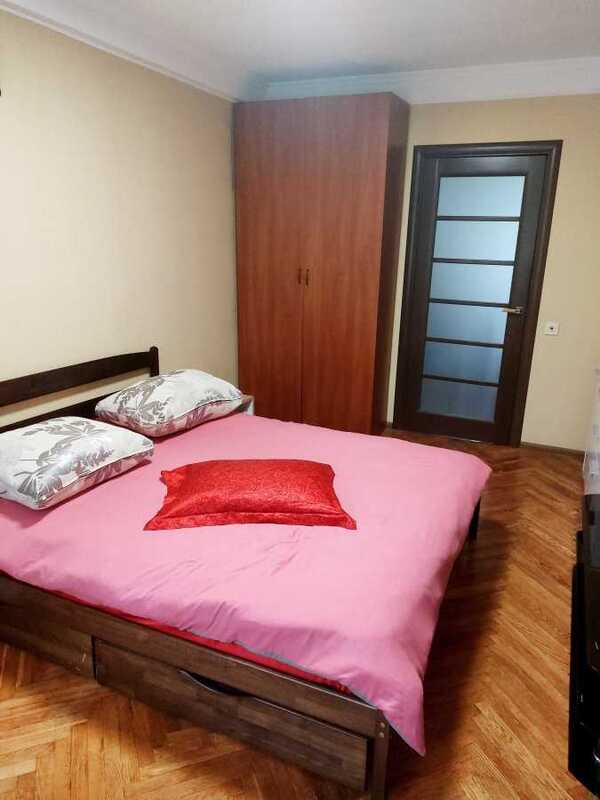 Продам 2-к квартиру Київ, Солом`янський, вул. Героїв Севастополя, 10б. 