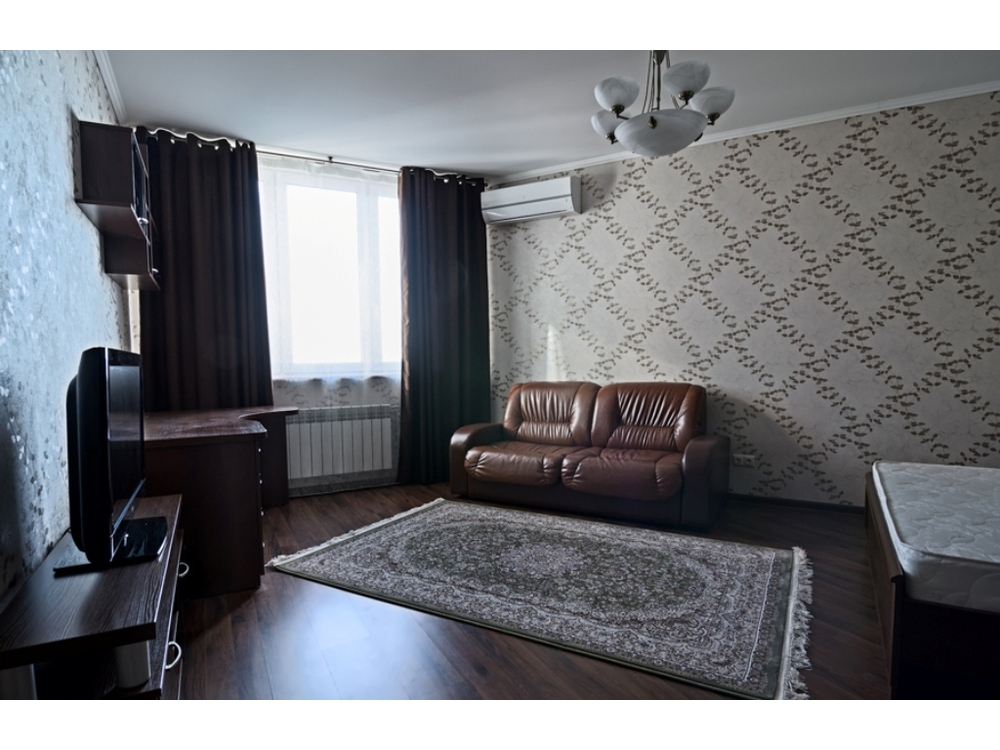 Сдам 1-к квартиру в непосредственной близости к м. "Осокорки"