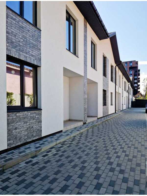 Продам 5-к таунхаус Бучанський, Ірпінь, Українська. 