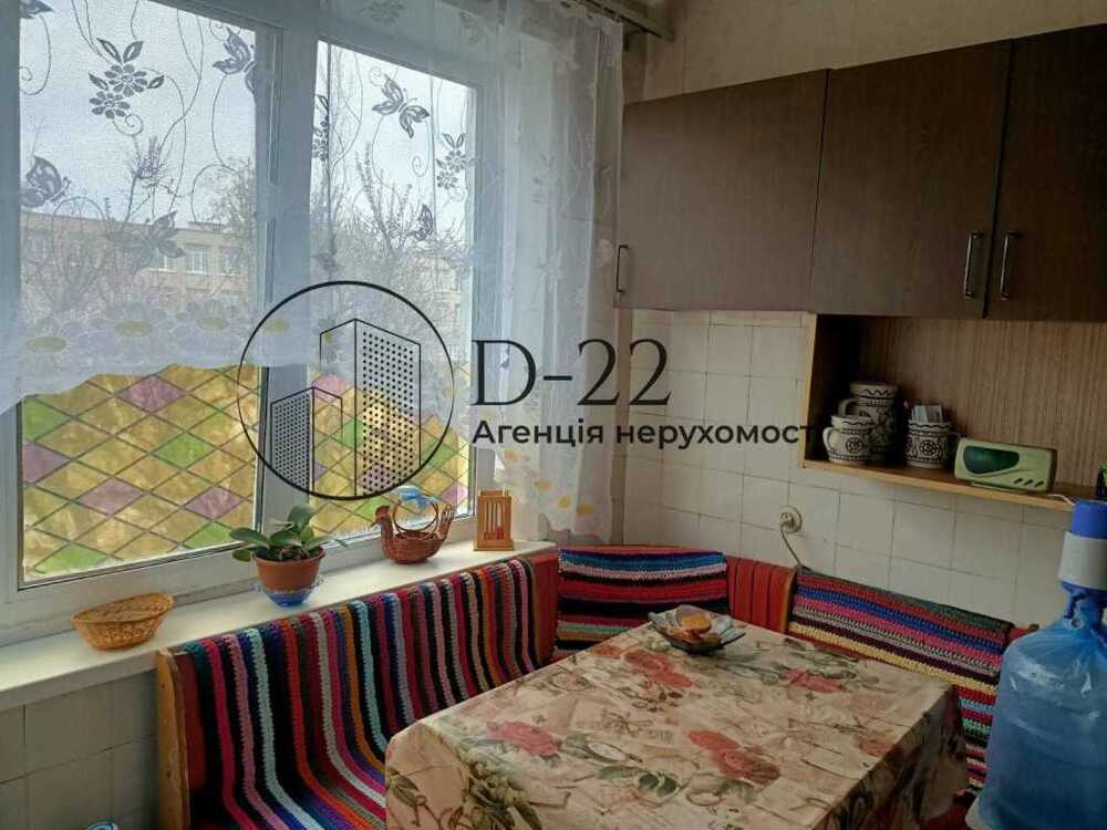 Продам 3-к квартиру Київ, Оболонський, вул. Йорданська, 24. 